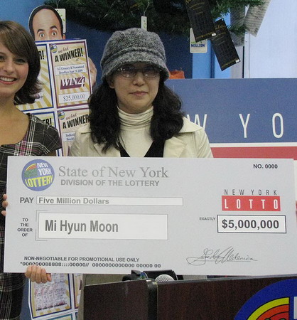  Mi Hyun Moon won $ 5.000.000 in New York Lotto
